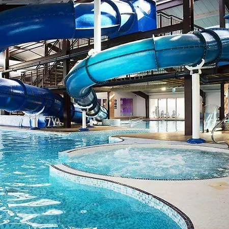 Flamingo Land Le Maple Grove Caravan Hire Hotel Kirby Misperton